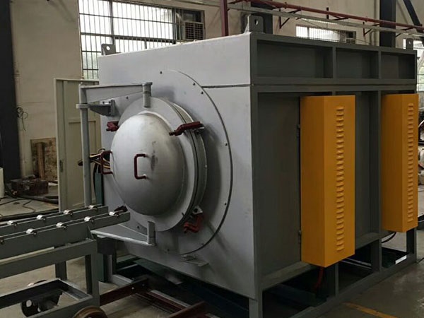 脱脂炉的广泛应用及其在五金模具热处理中的重要作用